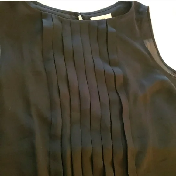 Loft Black Sleeveless Pleated Blouse - Picture 8 of 16